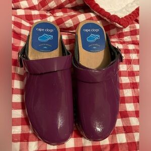 Cape Clogs Children Purple Size EU 35, UK 2.5, and US 3.5